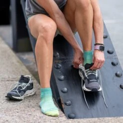 Women's Run Quarter No Cushion Ultra-Lightweight Running Sock -Darn Tough Outlet Store 02 1044 Aqua LS