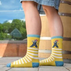 Women's Animal Haus Crew Lightweight Lifestyle Sock 31 Women's Animal Haus Crew Lightweight Lifestyle Sock -Darn Tough Outlet Store 02 6037 Buttercup LS