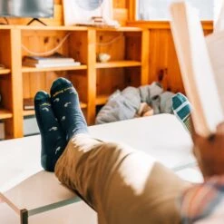 Men's Duck Duck Moose Crew Lightweight Lifestyle Sock -Darn Tough Outlet Store 02 6094 Eclipse LS