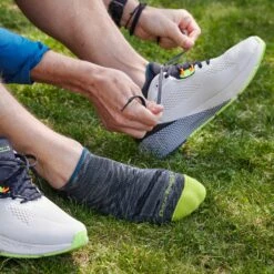 Men's Run No Show Tab Ultra-Lightweight Running Sock -Darn Tough Outlet Store 03 1039 Comet LS