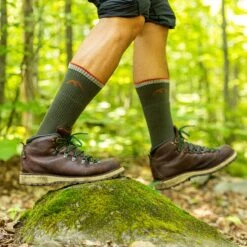 Men's Coolmax® Hiker Micro Crew Midweight Hiking Sock -Darn Tough Outlet Store 03 1931 Olive Lifestyle LS