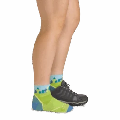 Kids Quest Quarter Lightweight Hiking Sock -Darn Tough Outlet Store 3041 Green Footwear 2000x2000 ee992bf1 49ca 4d1b 82c1 675527fdb7cc e0f72db4 c901 4d05 962d 164d67b06691