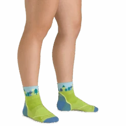 Kids Quest Quarter Lightweight Hiking Sock -Darn Tough Outlet Store 3041 Green Model 2000x2000 660aa25d ae0b 48f7 92a9 60918432184a a4fd9b0f f5c5 4cbf 9c84 0e6e7965642d