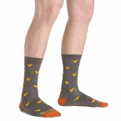 Men's Strut Crew Lightweight Lifestyle Sock -Darn Tough Outlet Store 6060 Taupe Model