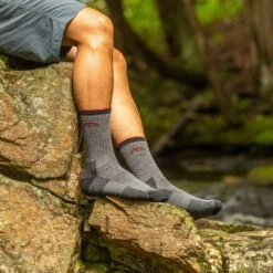 Men's Hiker Micro Crew 3-Pack -Darn Tough Outlet Store DarnTough RickerPond Product CirilliPhoto 247 4000x2667 39ef4973 556b 4b8f 822c ee0daa6415b5