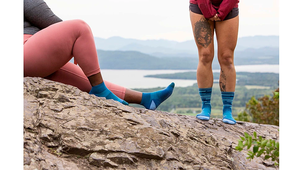 Darn Tough Run Quarter Ultra-Lightweight Running Socks W/Cushion - Women's 6 Darn Tough Run Quarter Ultra-Lightweight Running Socks W/Cushion - Women's - Image 6