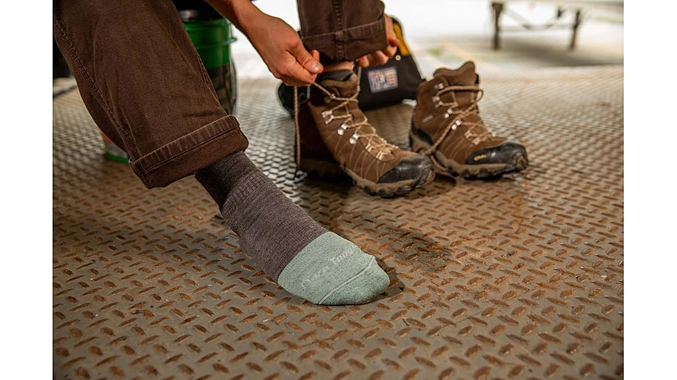 Darn Tough Steely Quarter Midweight Work Sock - Womens 4 Darn Tough Steely Quarter Midweight Work Sock - Womens - Image 4