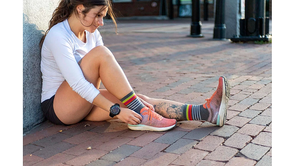 Darn Tough Stride Micro Crew Ultra-Lightweight Running Socks - Women's 5 Darn Tough Stride Micro Crew Ultra-Lightweight Running Socks - Women's - Image 5